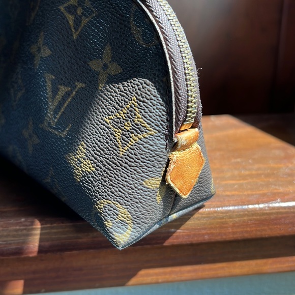 Louis Vuitton cosmetic pouch EUC - Picture 3 of 7